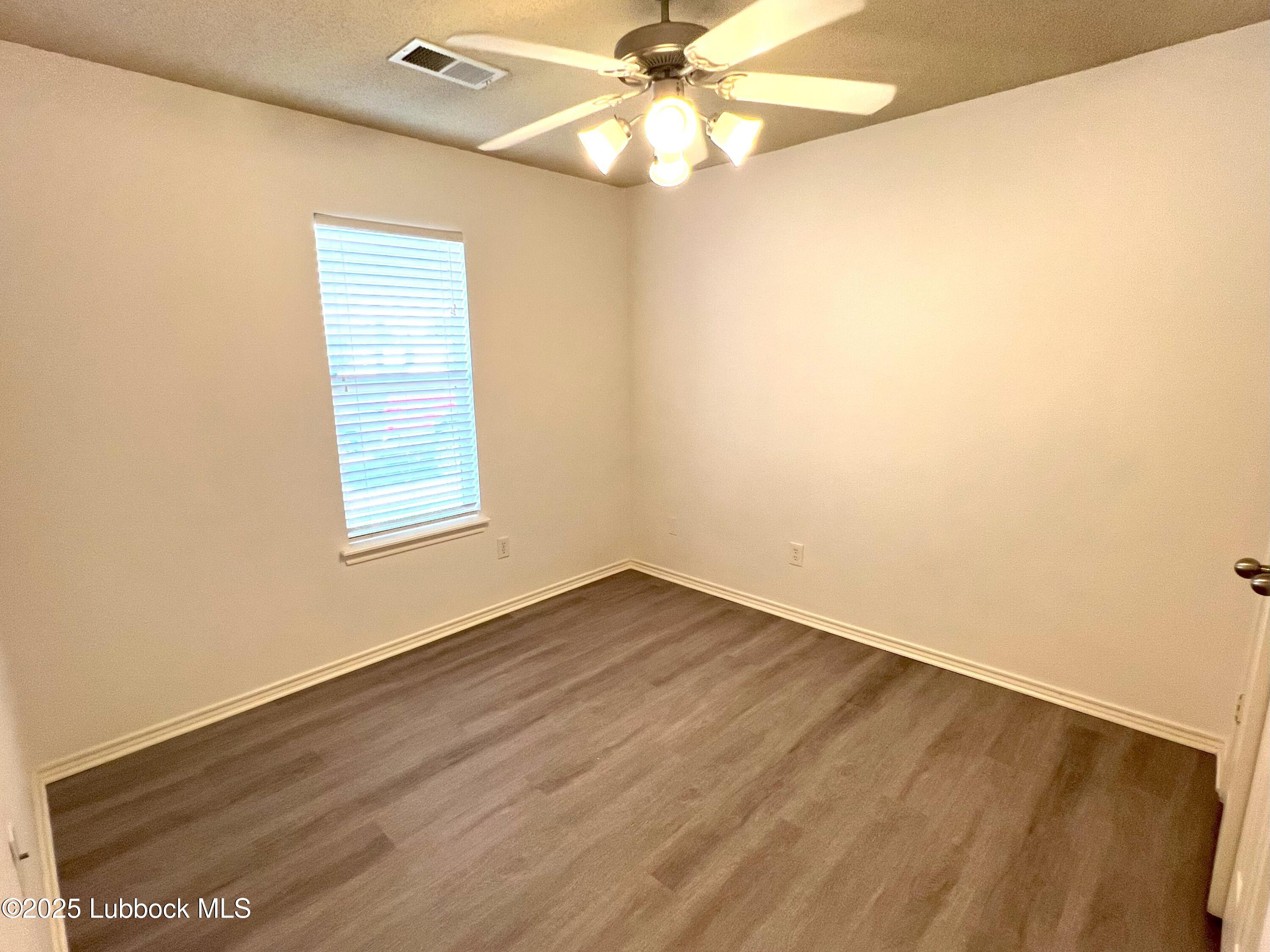 2802 108th Street Lubbock, TX 79423 - Photo 5 of 16 4