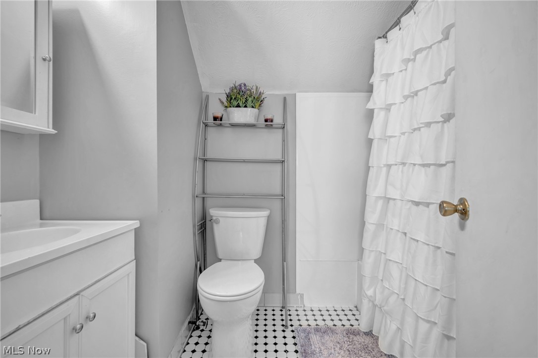 1383 Beaconfield Road Cleveland, OH 44124 - Photo 16 of 31 Gallery Image 16
