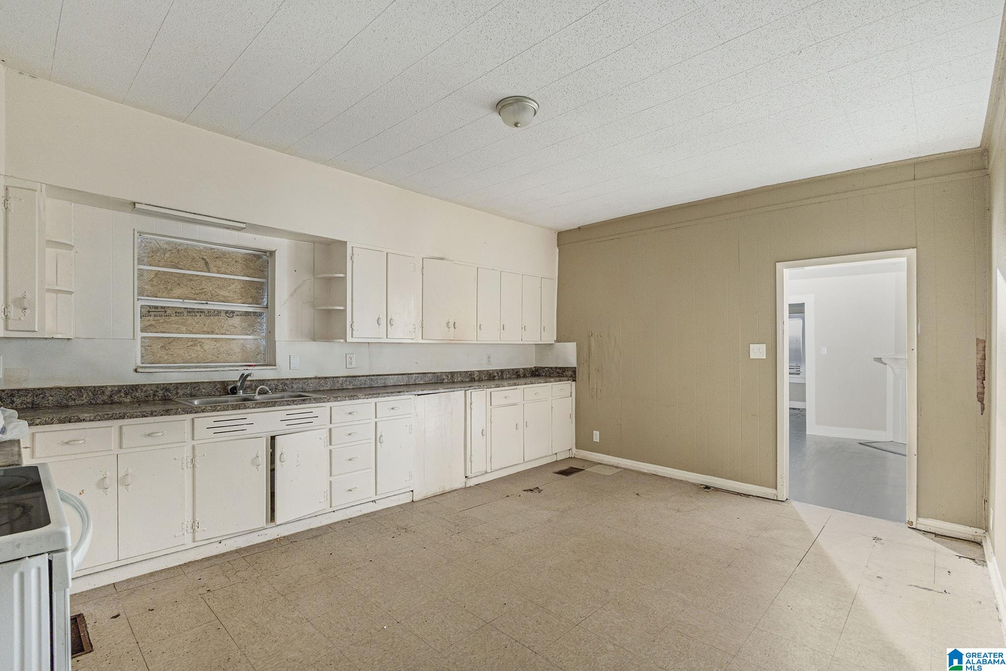 909 Exeter Avenue Bessemer, AL 35020 - Photo 7 of 13