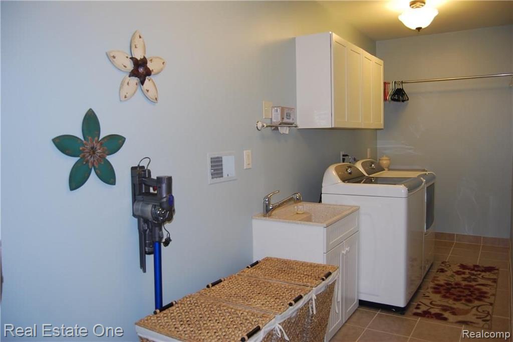 540 Rolling Green Circle Rochester Hills, MI 48309 - Photo 19 of 26