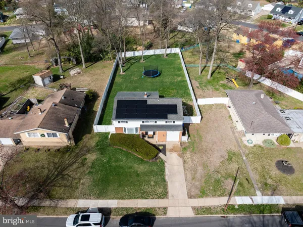 a view of an outdoor space