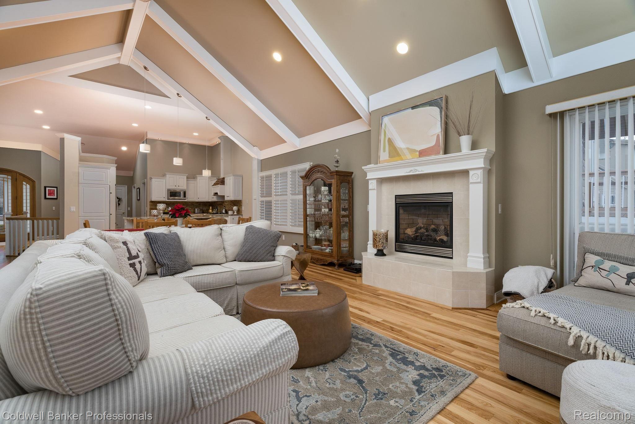 2963 Lansdowne Road Waterford, MI 48329 - Photo 14 of 51 12-web-or-mls-2963-Lansdowne-Rd-12.jpg
