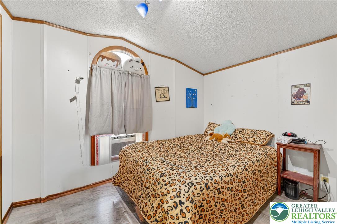 8766 Turkey Ridge Road Breinigsville, PA 18031 - Photo 23 of 35