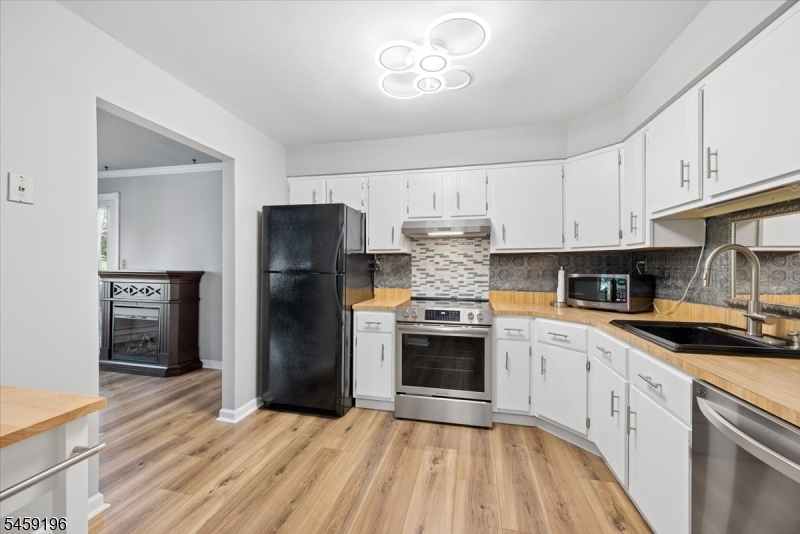 74 Farm Road, Unit E Hillsborough, NJ 08844 - Photo 8 of 34 Gallery Image 8