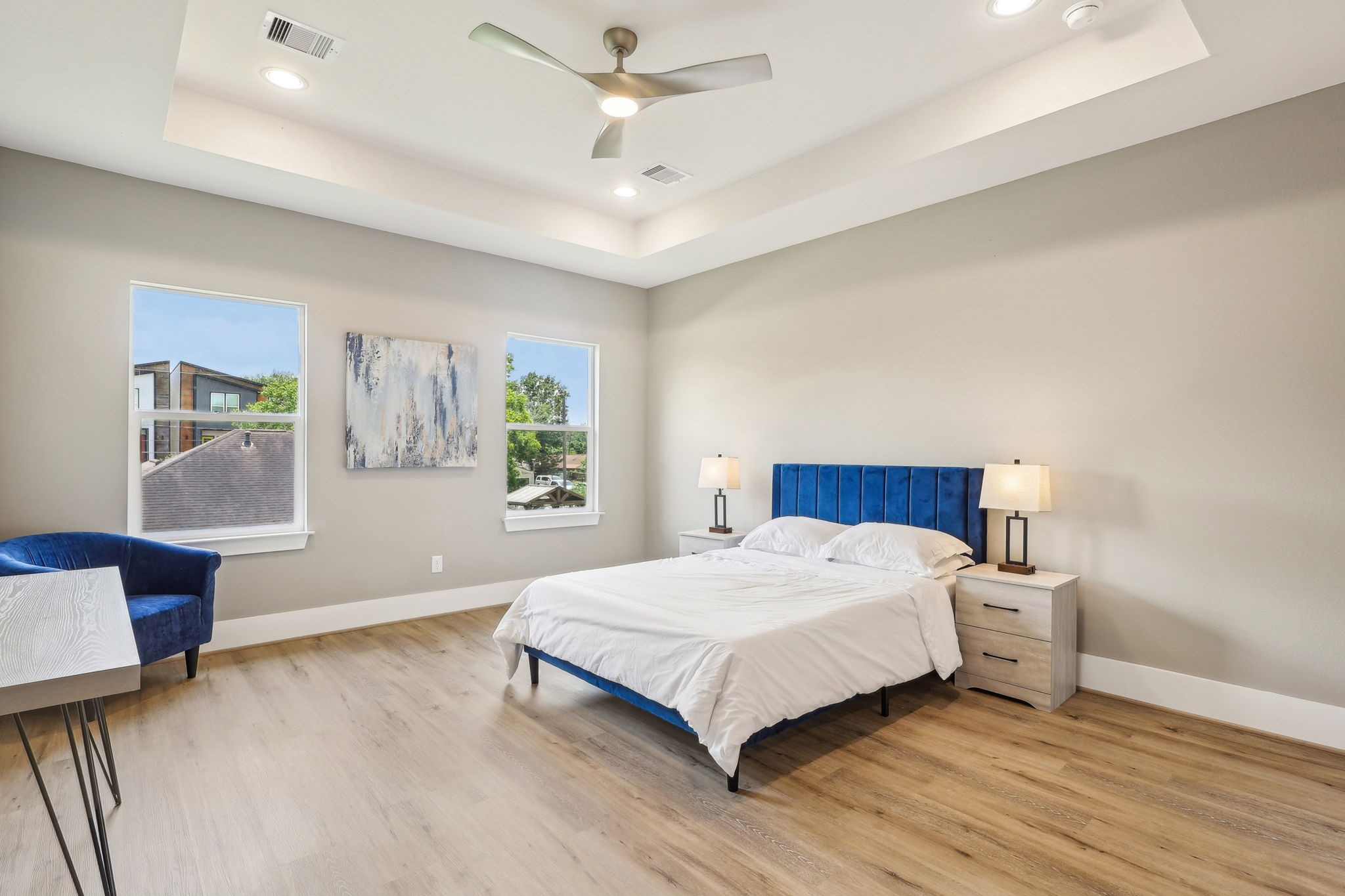 3722 Nathaniel Brown Street Houston, TX 77021 - Photo 17 of 30 a bedroom with a bed and a window