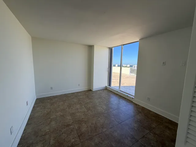 $1,000,000 | 2000 Northeast 135th Street, Unit PH, North Miami, FL 33181