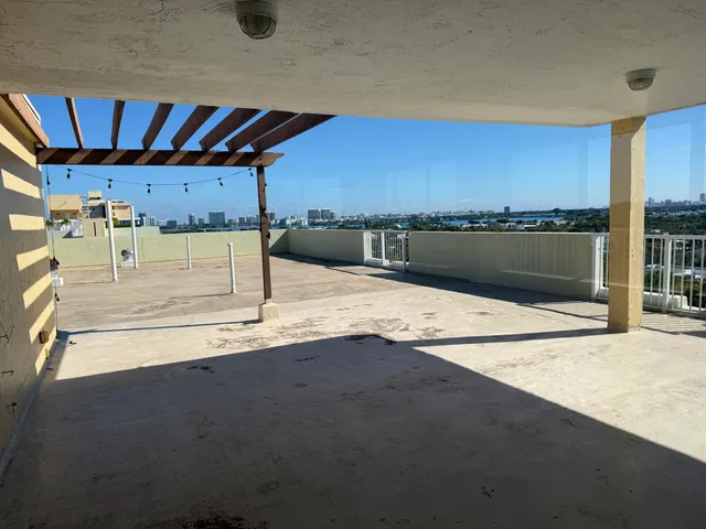 $1,000,000 | 2000 Northeast 135th Street, Unit PH, North Miami, FL 33181