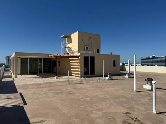 $1,000,000 | 2000 Northeast 135th Street, Unit PH, North Miami, FL 33181