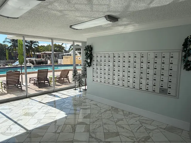 $1,000,000 | 2000 Northeast 135th Street, Unit PH, North Miami, FL 33181