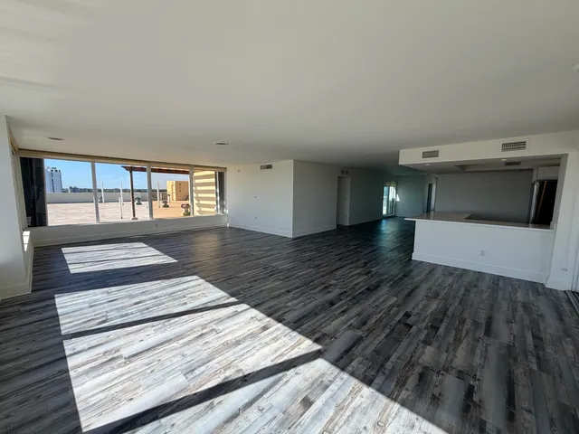 $1,000,000 | 2000 Northeast 135th Street, Unit PH, North Miami, FL 33181