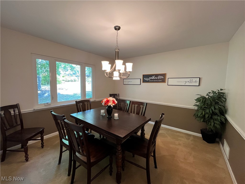 2079 Wyndham Road Akron, OH 44313 - Photo 15 of 35 Formal dining room adjacent to the Eat-in Kitchen and Living Room with easy flow for entertaining