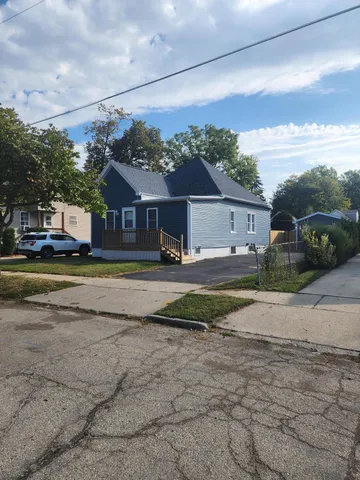 $239,700 | 6205 32nd Avenue, Kenosha, WI 53142