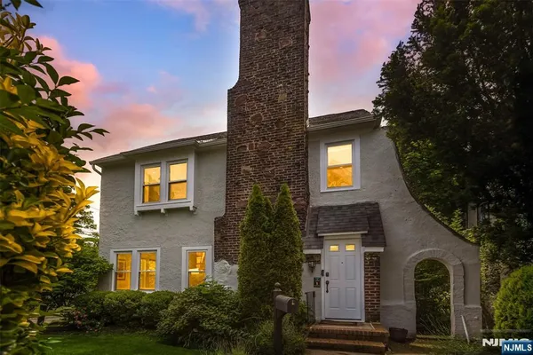 $840,000 | 5 Canterbury Drive, Montclair, NJ 07042