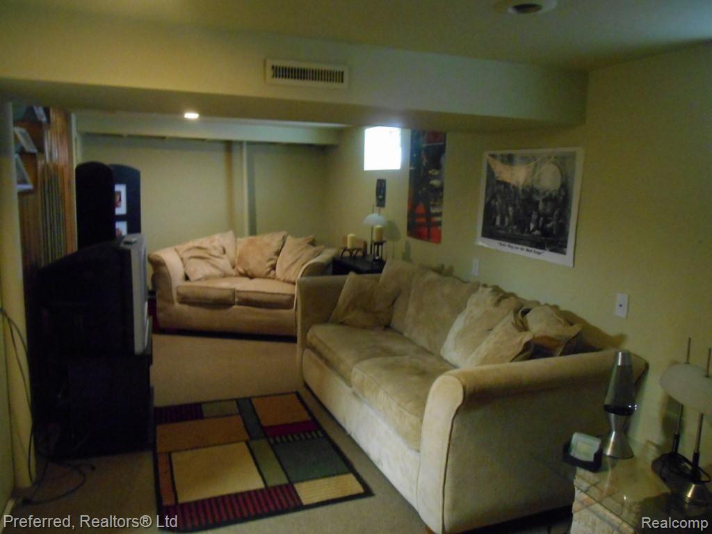 16654 Beech Daly Redford, MI 48240 - Photo 15 of 20