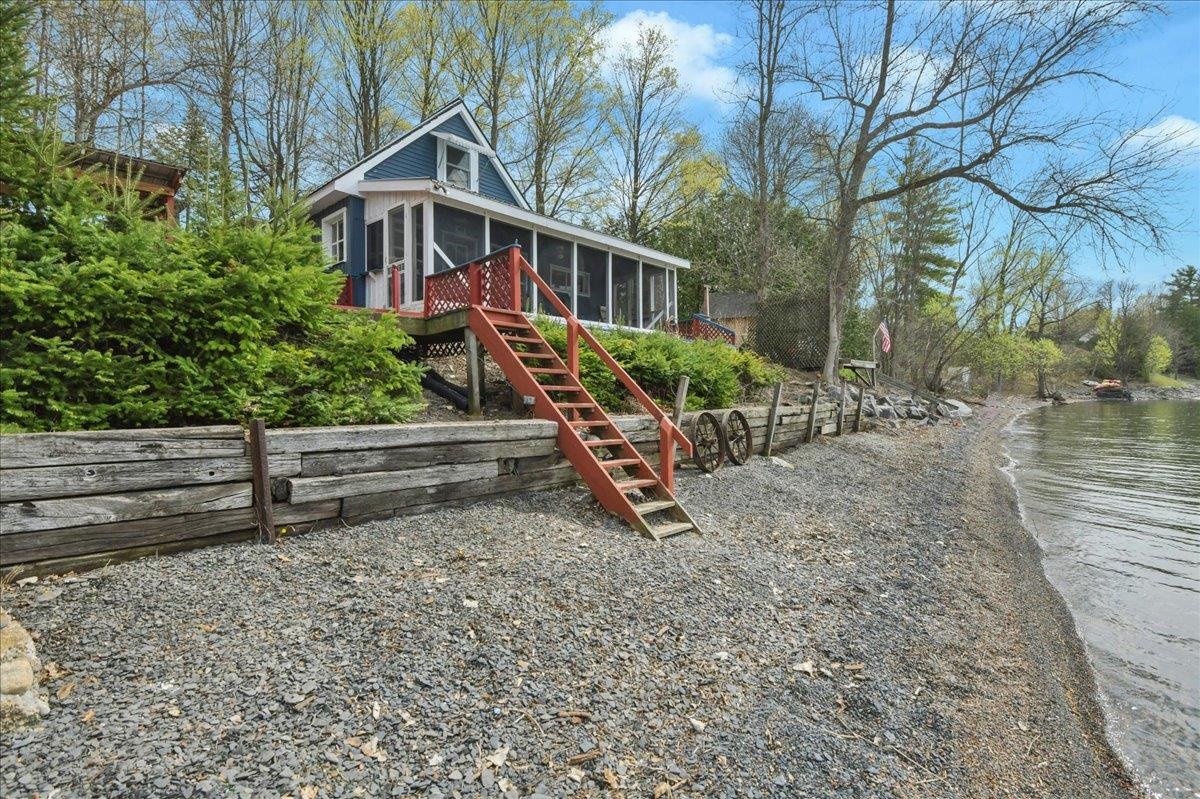 268 Lakeside Lane Addison, VT 05491 - Photo 9 of 46 Gallery Image 9