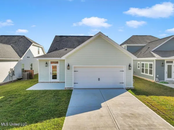 $2,550 | 12109 Creole Way, Gulfport, MS 39503