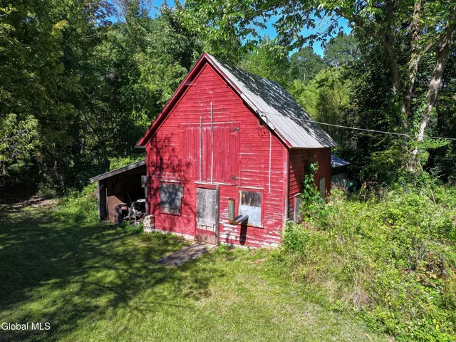 $385,000 | 77 Factoryville Road, Crown Point, NY 12928