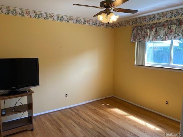 34332 Greentrees Road Sterling Heights, MI 48312 - Photo 38 of 52 IMG_1477.jpg