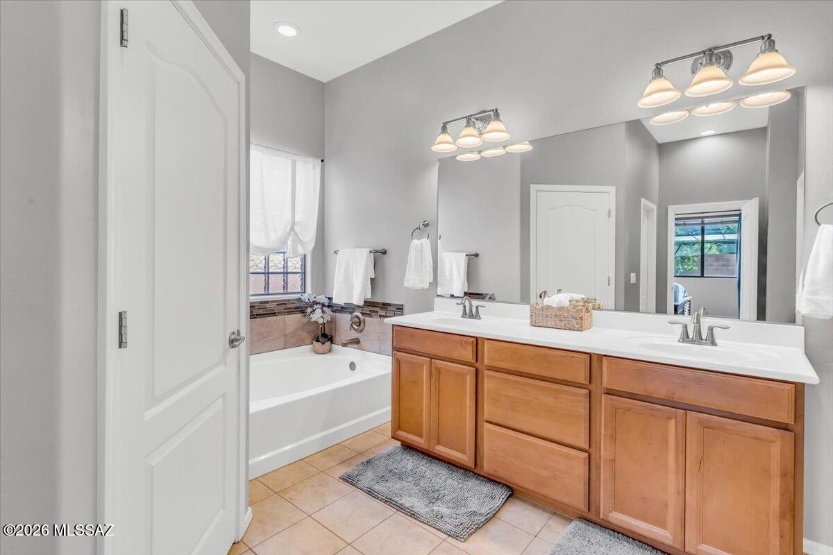 7802 East Treetop Road Tucson, AZ 85756 - Photo 18 of 32 67-DSC06582