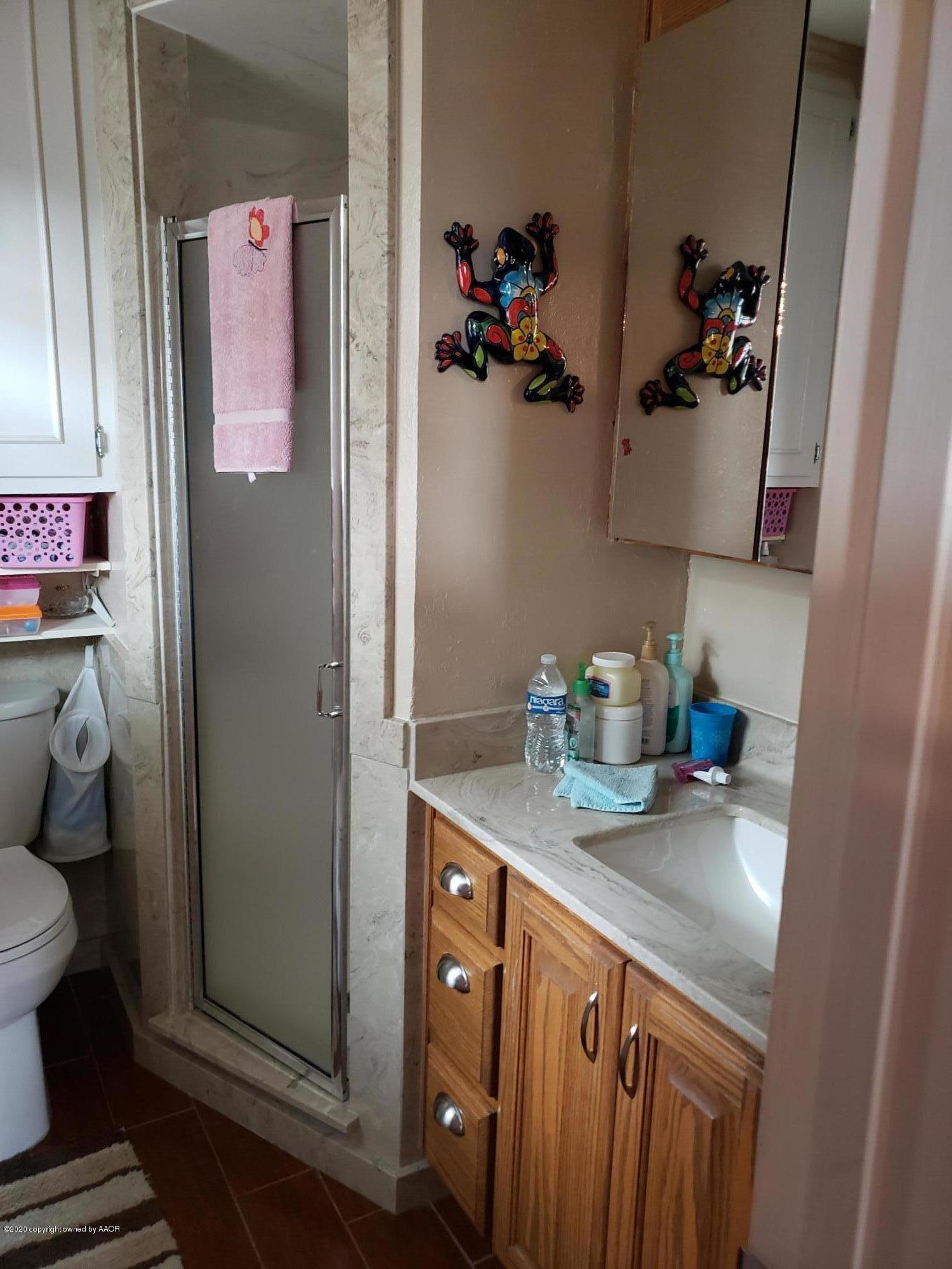 3900 Kingston Road Amarillo, TX 79109 - Photo 7 of 16 Master Bath