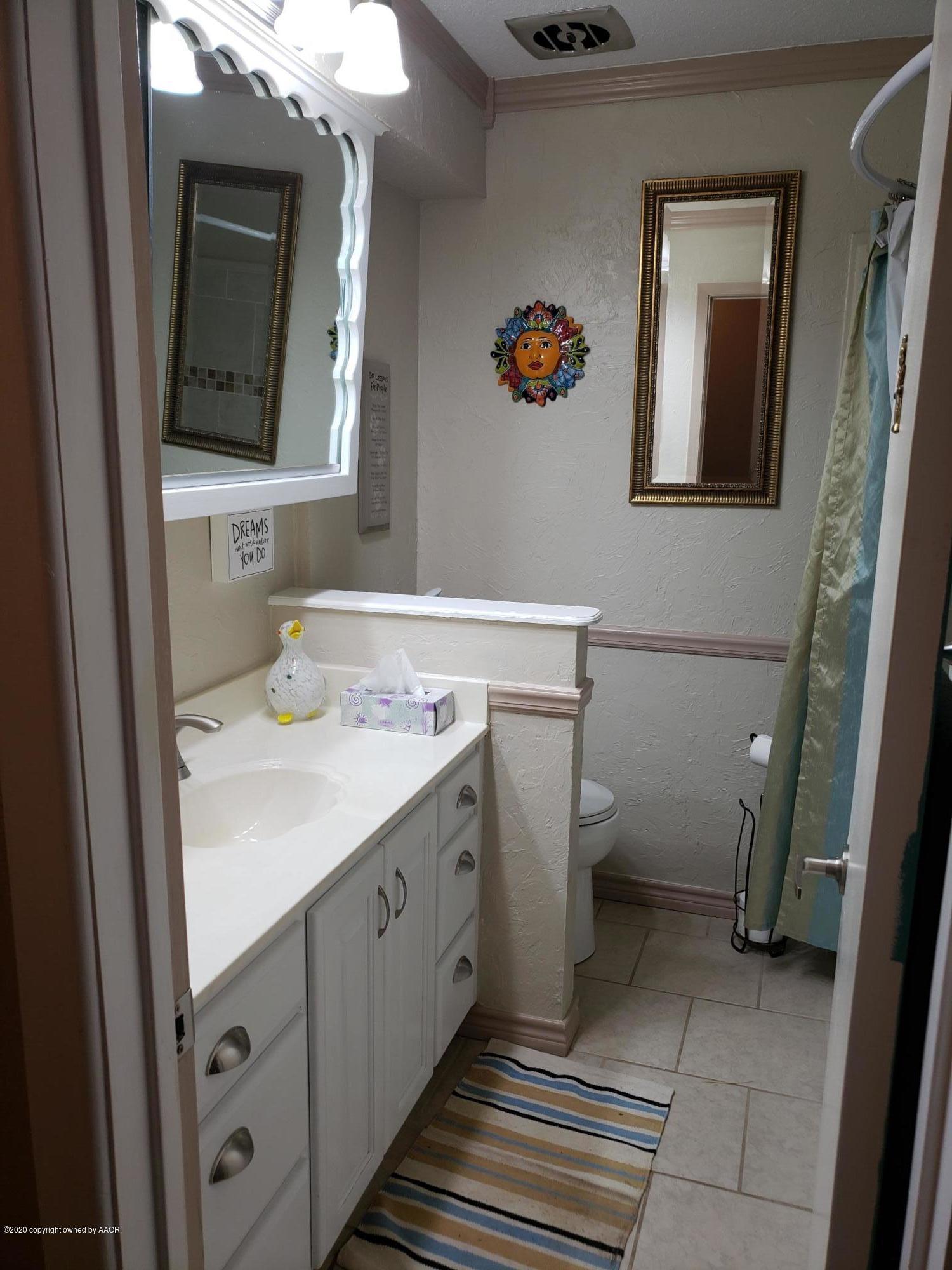 3900 Kingston Road Amarillo, TX 79109 - Photo 8 of 16 Guest Bath