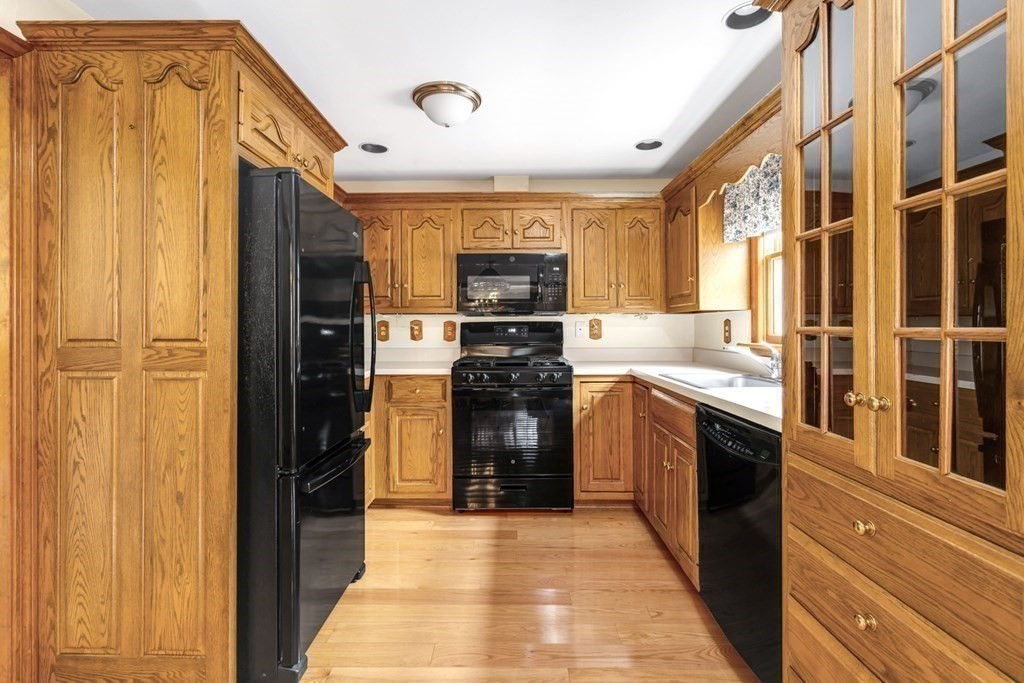 8 Rolling Ridge Road Franklin, MA 02038 - Photo 3 of 42 Gallery Image 3