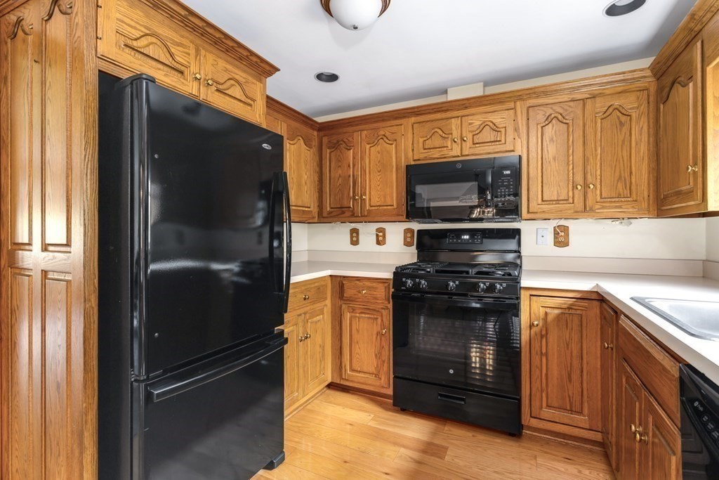8 Rolling Ridge Road Franklin, MA 02038 - Photo 10 of 42 Gallery Image 10