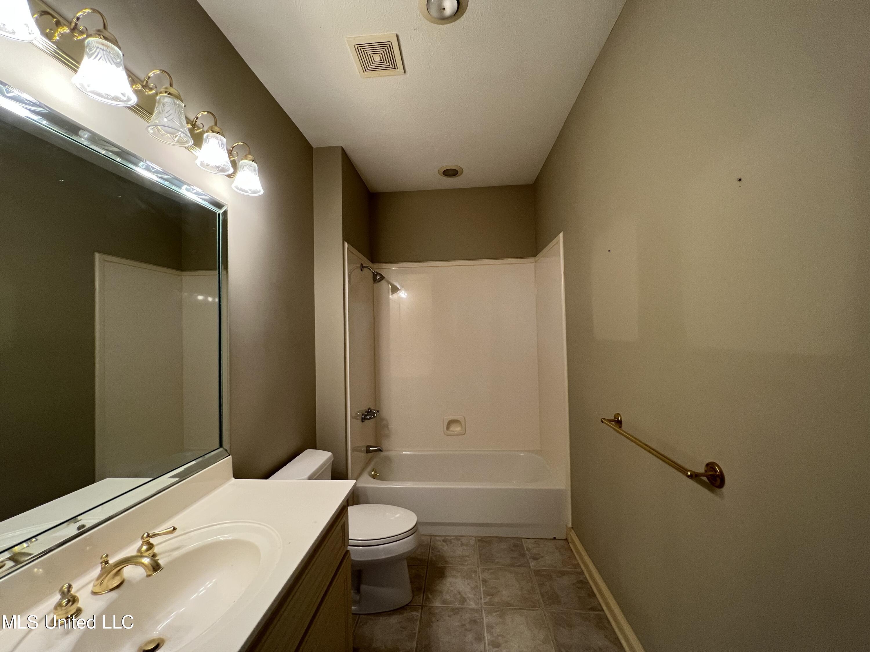 6118 King Road Wesson, MS 39191 - Photo 35 of 52 E2EBC068-6604-4FC5-BEA2-B733BB6F9D1E