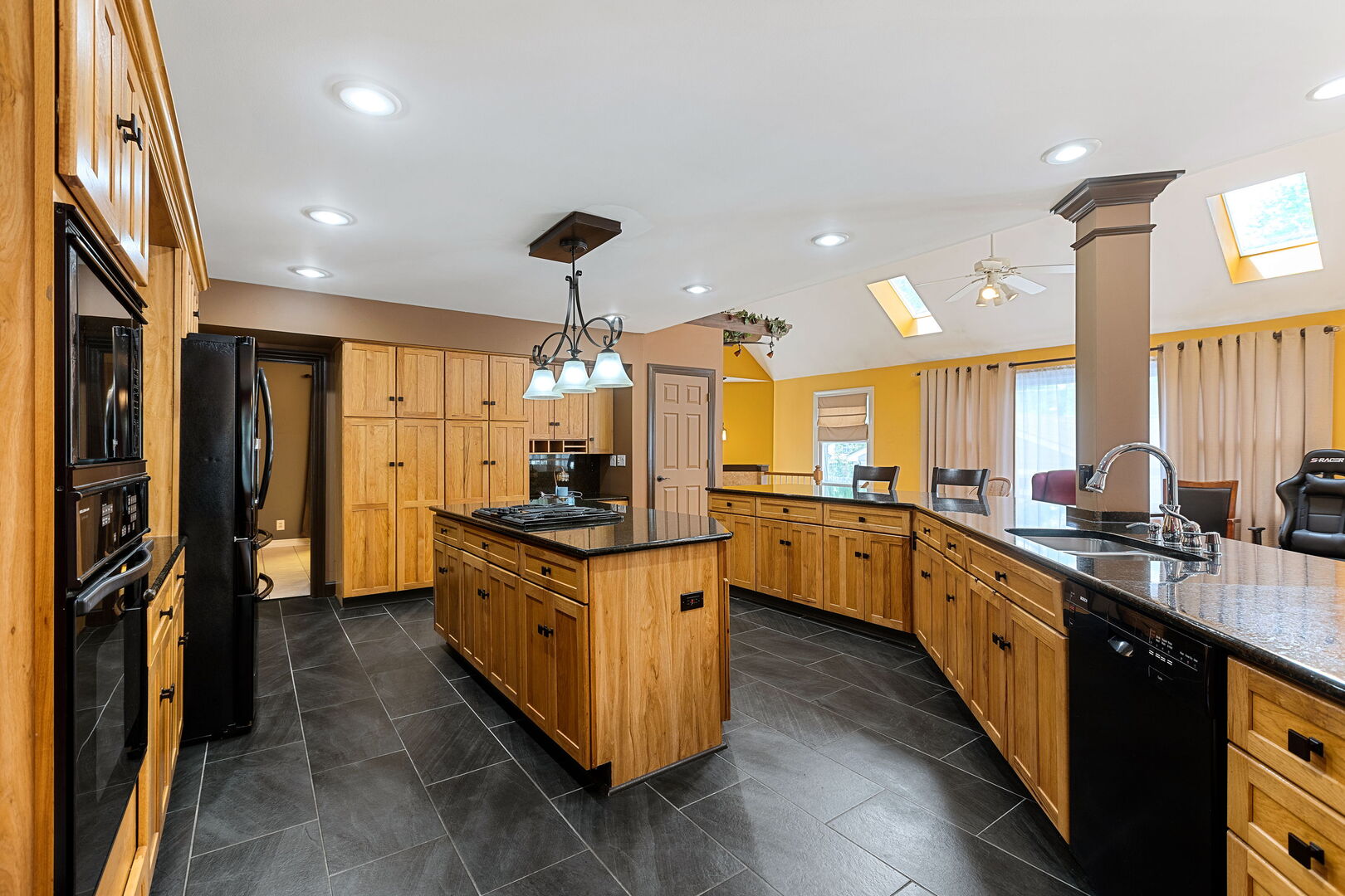323 North Pleasant Road Lake Zurich, IL 60047 - Photo 18 of 31 Gallery Image 18