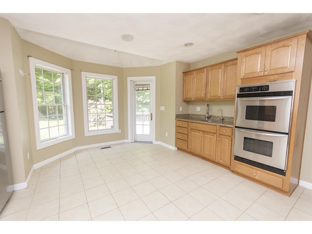 16 Candlestick Lane Sandown, NH 03873 - Photo 9 of 34