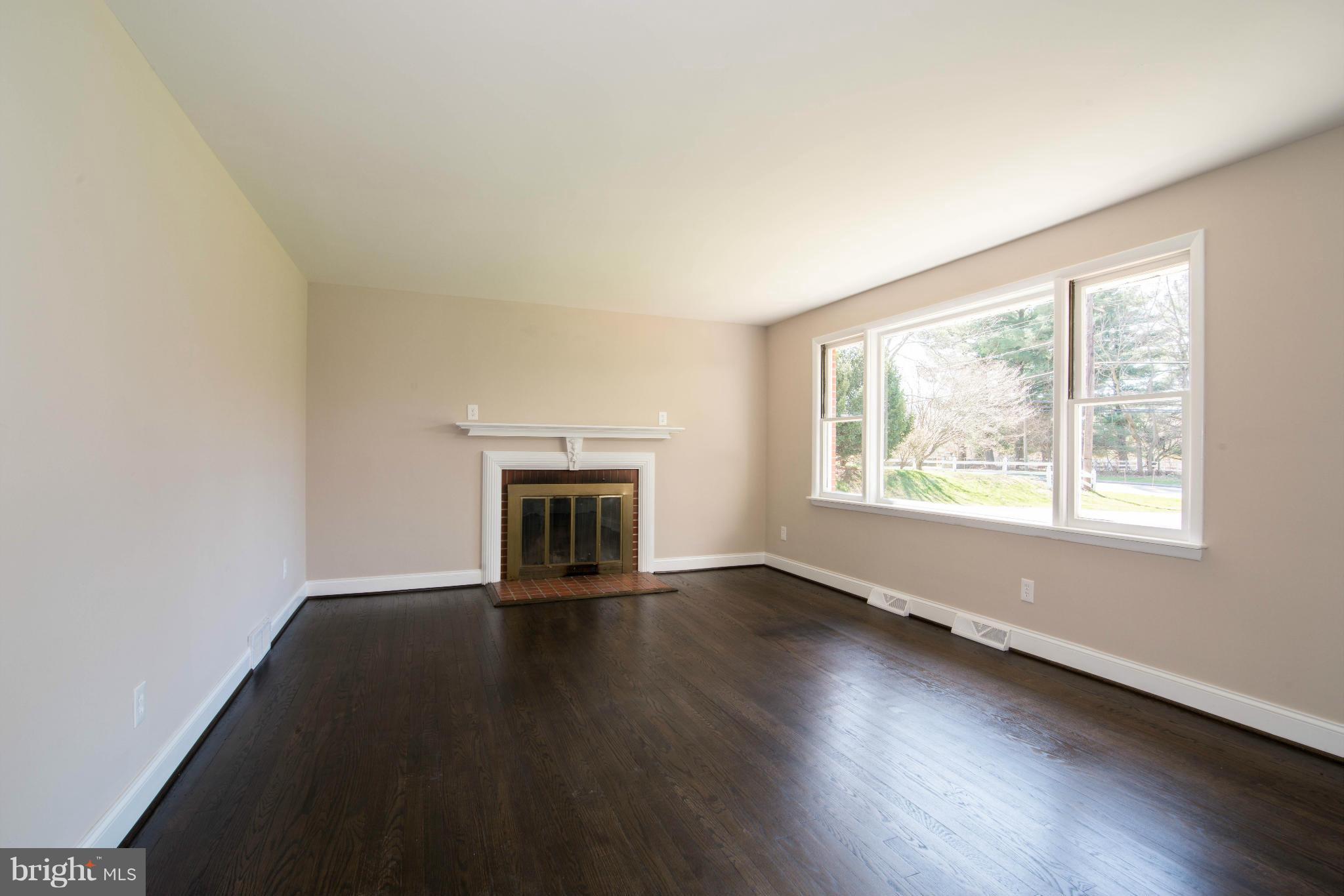 9586 Frederick Road Ellicott City, MD 21042 - Photo 5 of 30 Living Room