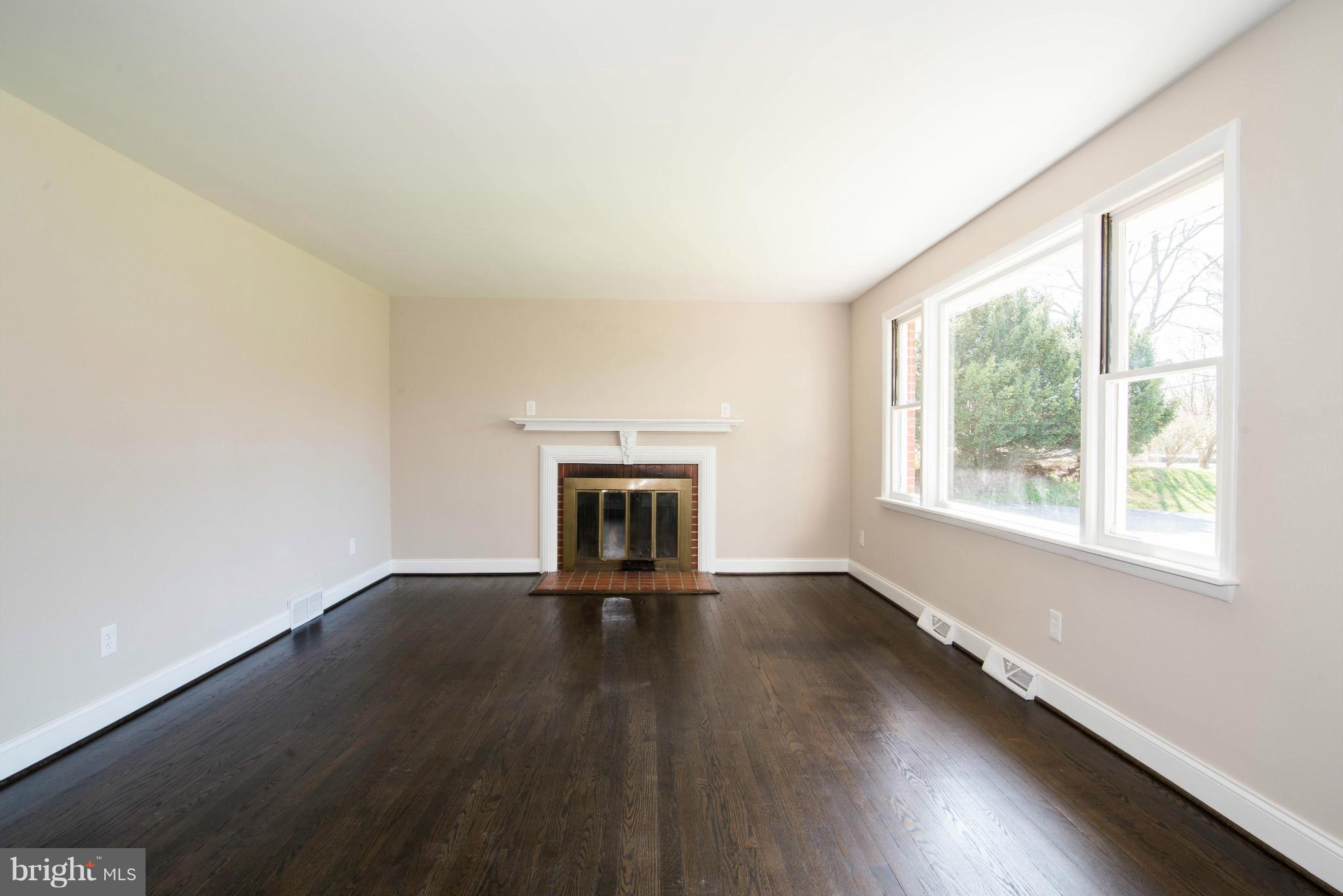 9586 Frederick Road Ellicott City, MD 21042 - Photo 6 of 30 Living Room