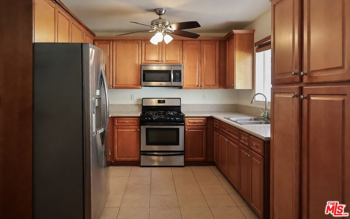 12368 Osborne Street, Unit 1 Pacoima, CA 91331 - Photo 16 of 36