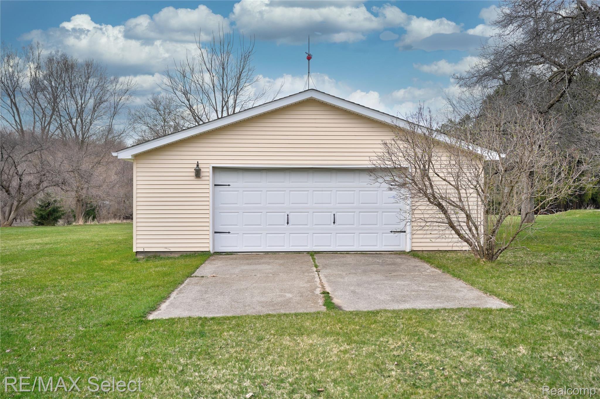 6175 Lucas Road Flint, MI 48506 - Photo 12 of 38 6175 Lucas Road 14.jpg