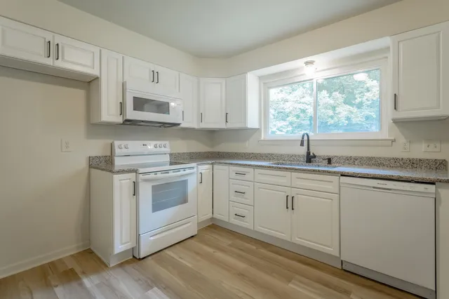 $299,977 | 3646 Thrushwood Drive, Chattanooga, TN 37415