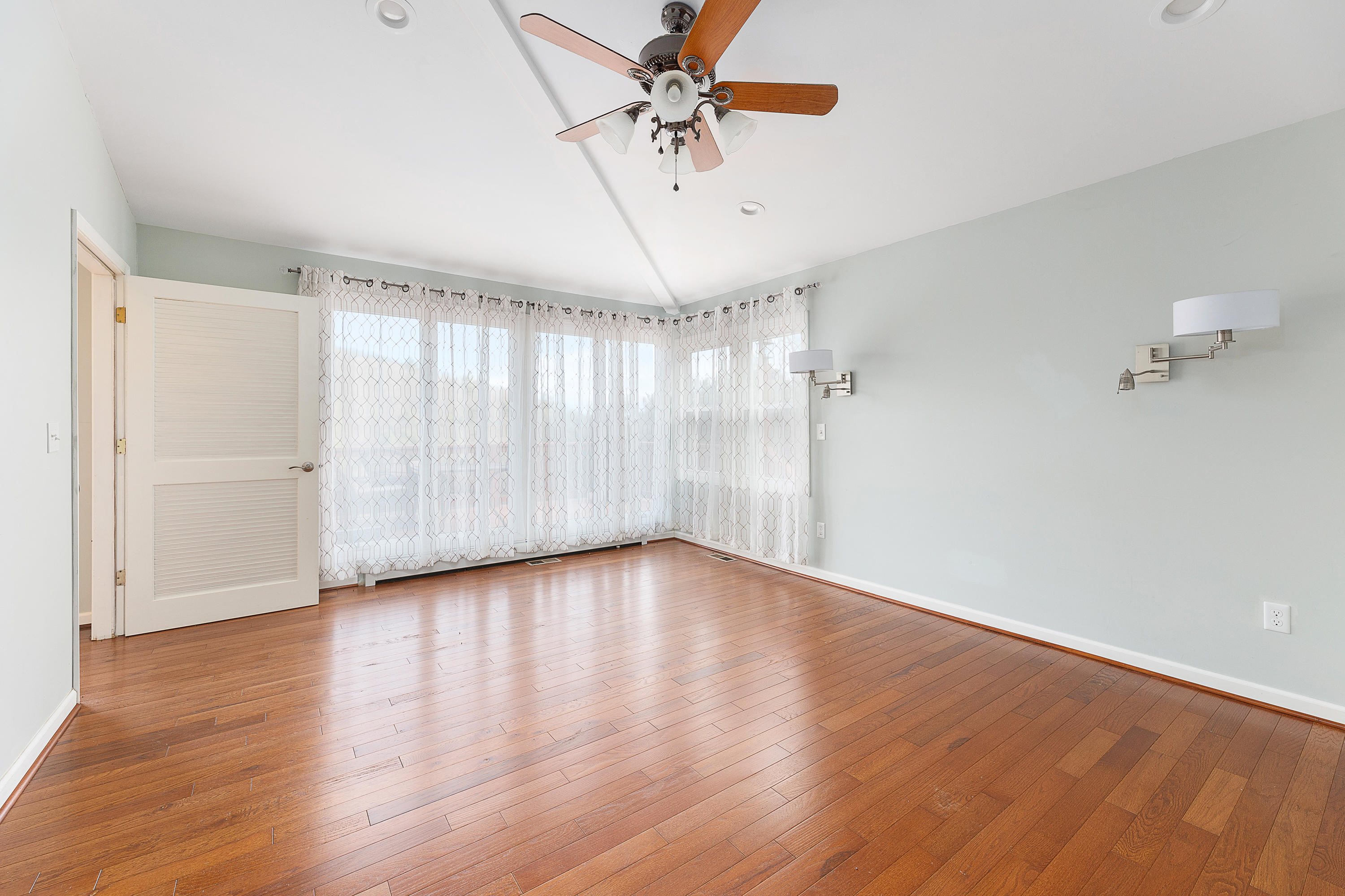 10609 Lancaster Road Bent Mountain, VA 24059 - Photo 22 of 36 Master Suite on Entry level