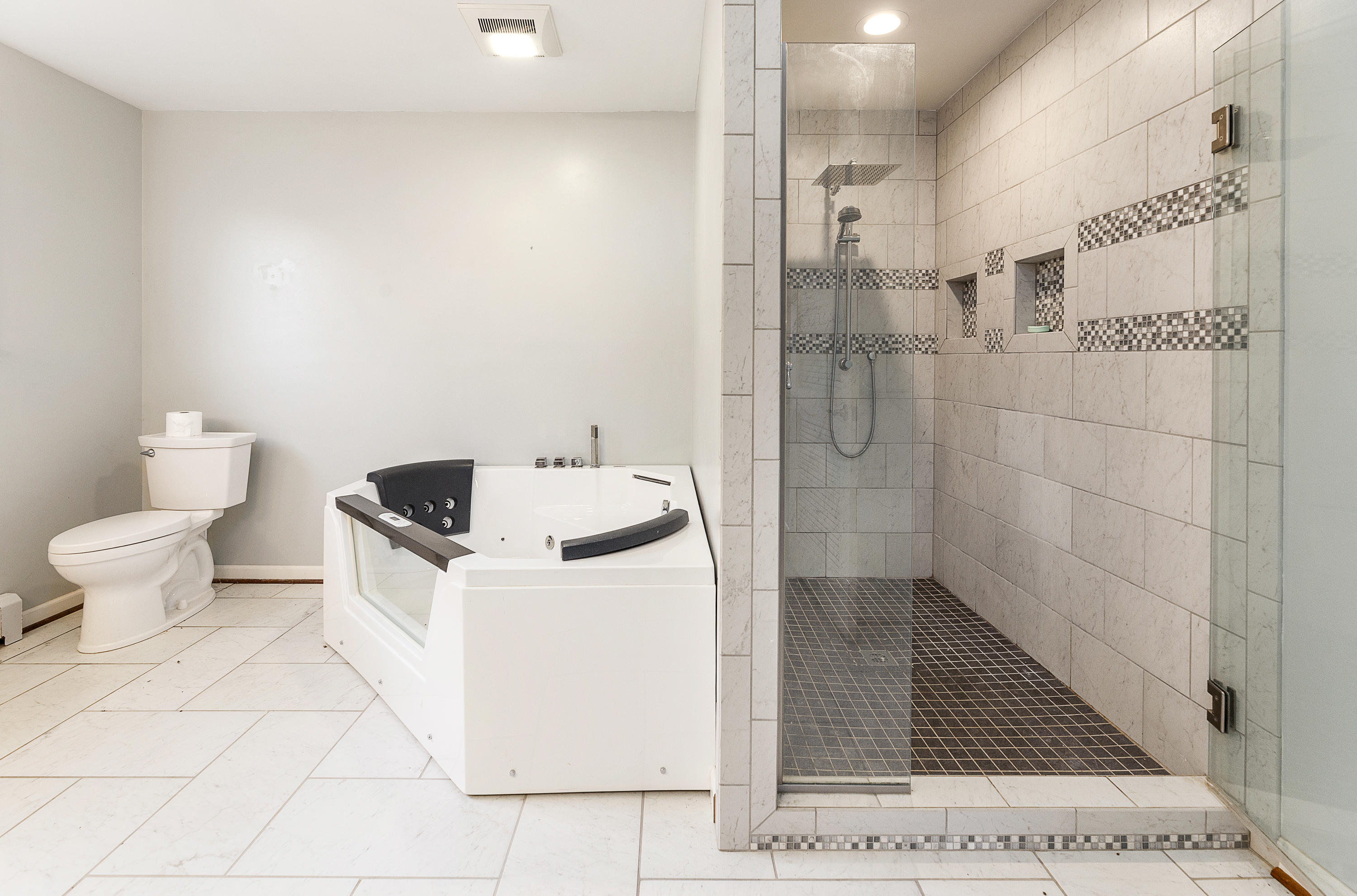 10609 Lancaster Road Bent Mountain, VA 24059 - Photo 23 of 36 Master Suite