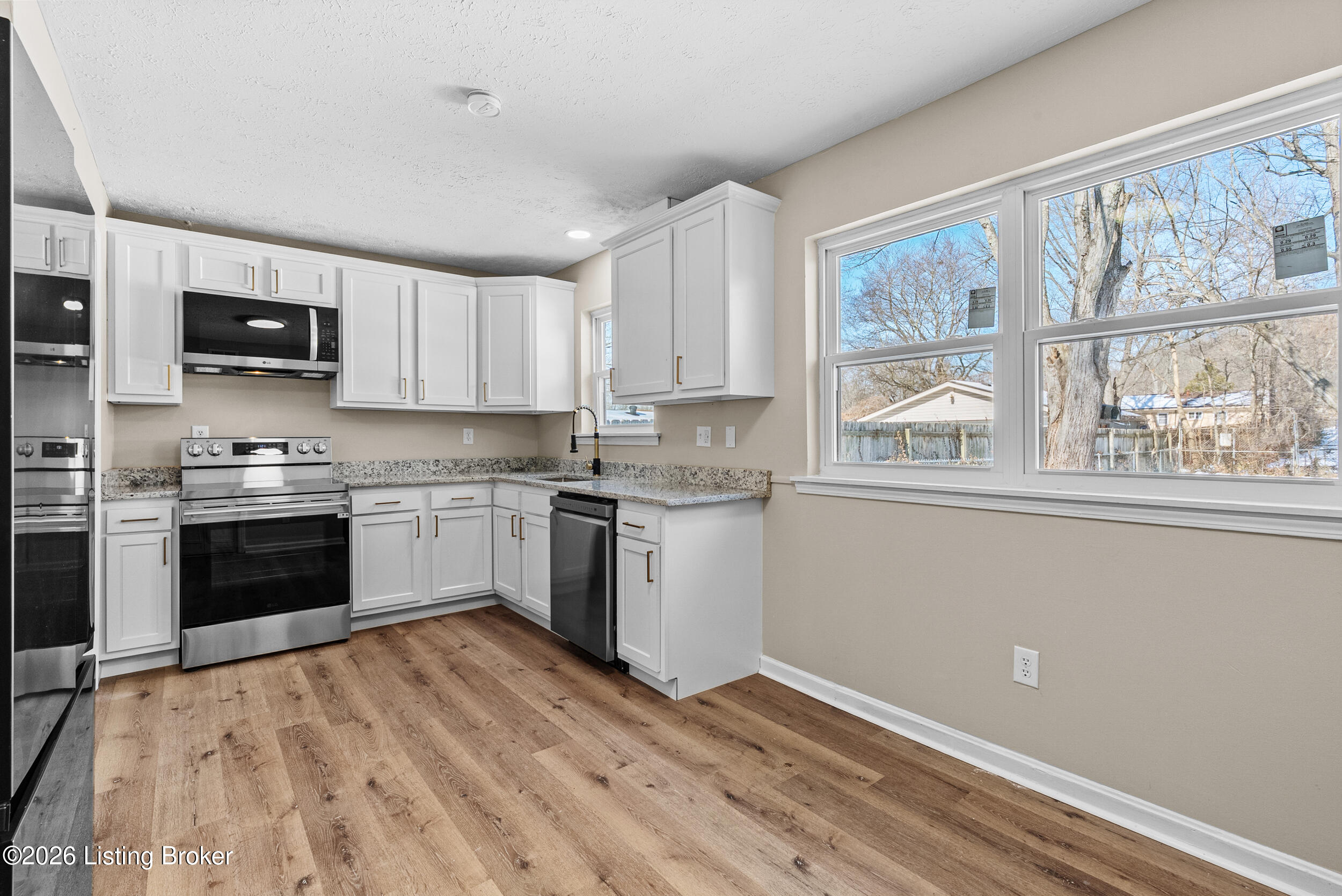 803 Flicker Road Louisville, KY 40214 - Photo 7 of 25 dsc06276