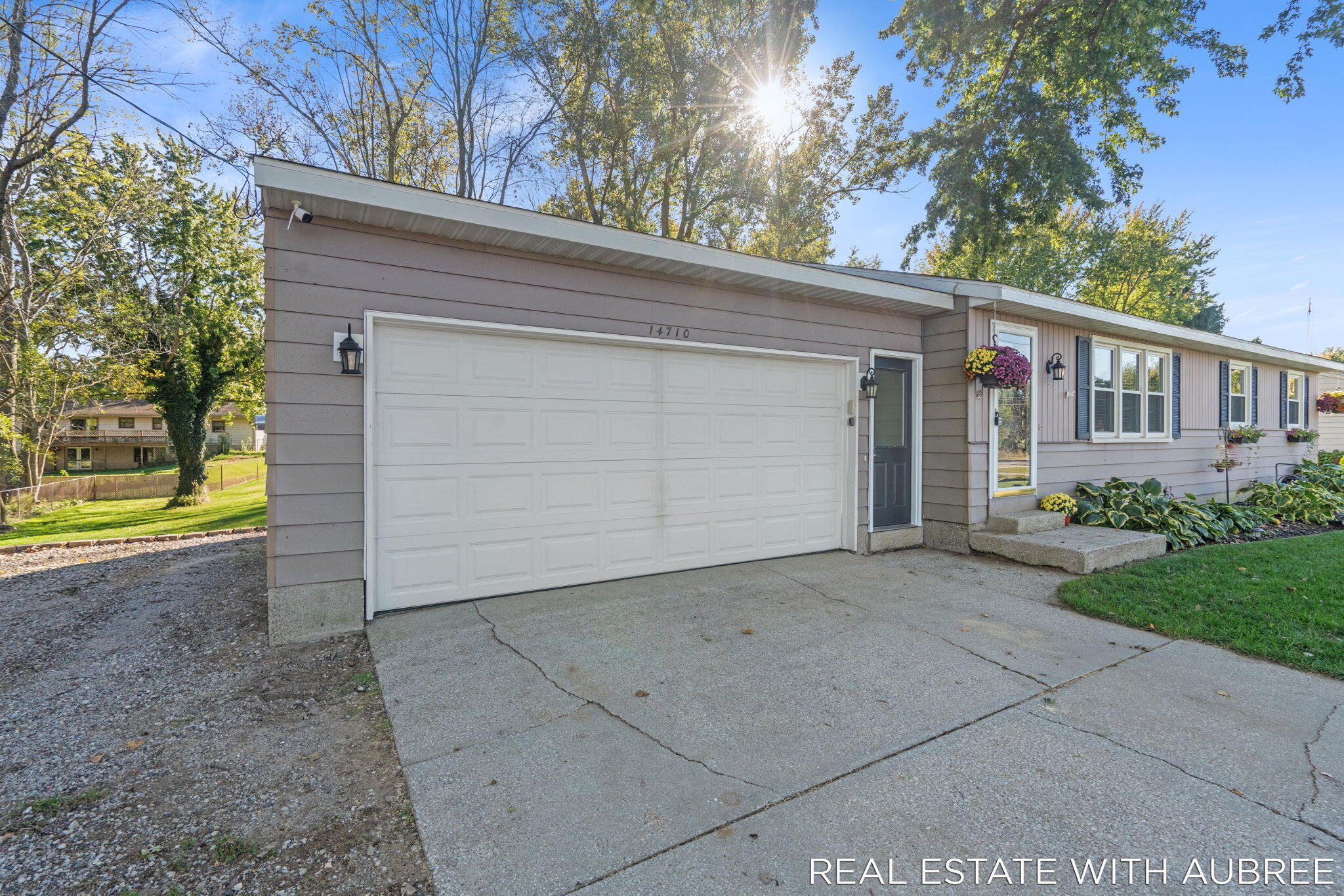 14710 Riley Street Holland, MI 49424 - Photo 3 of 40 3-web-or-mls-A7403918