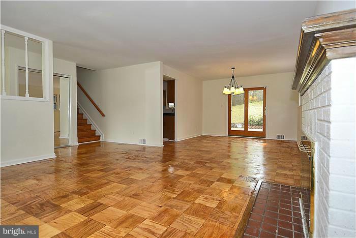 7418 Flora Street Springfield, VA 22150 - Photo 14 of 22 Interior (General)