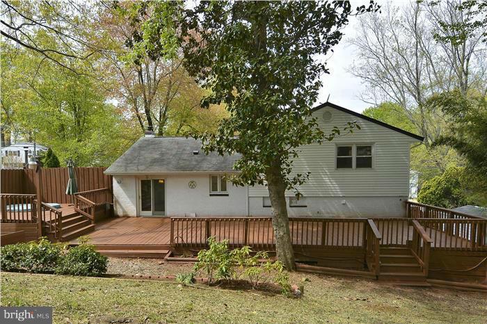 7418 Flora Street Springfield, VA 22150 - Photo 5 of 22 Exterior (Rear)