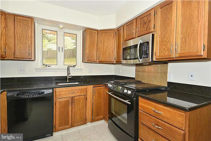 7418 Flora Street Springfield, VA 22150 - Photo 9 of 22 Kitchen