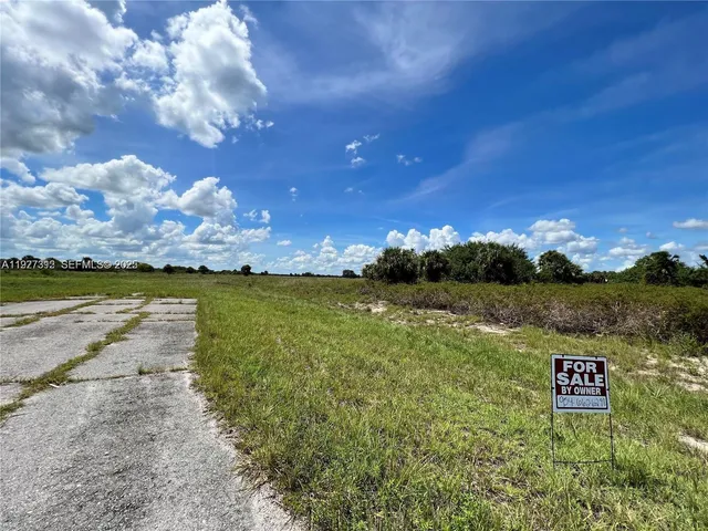 a view of a lake from a yard