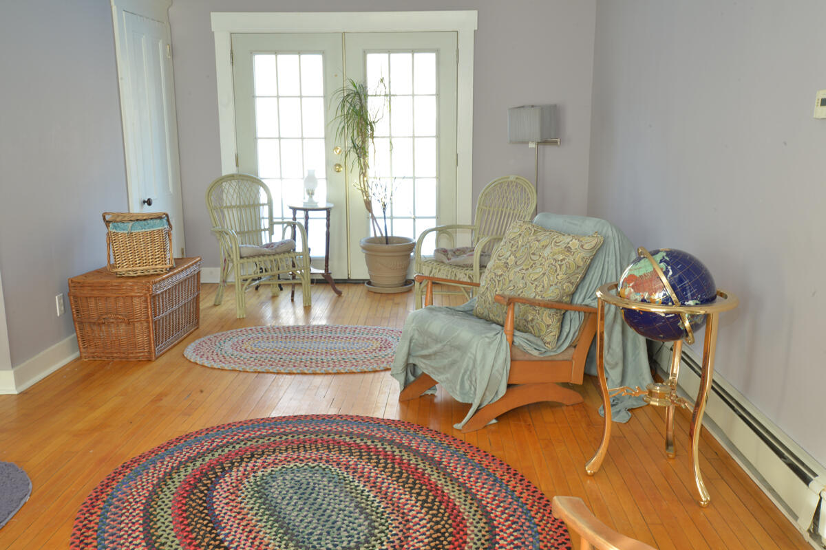 987 Pequawket Trail Baldwin, ME 04091 - Photo 11 of 31 Living room