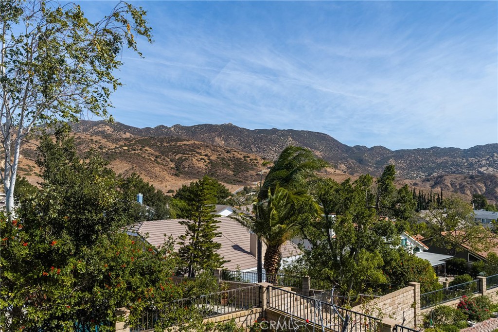 3250 North Geronimo Avenue Simi Valley, CA 93063 - Photo 31 of 47 a view of a city with a mountain