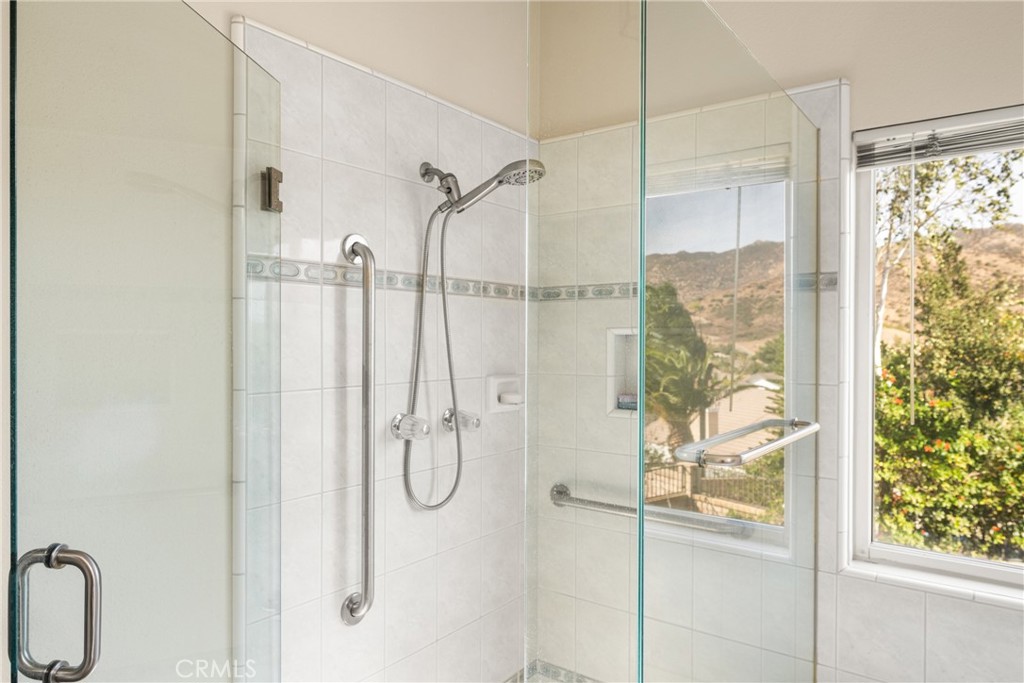 3250 North Geronimo Avenue Simi Valley, CA 93063 - Photo 41 of 47 a bathroom with a shower