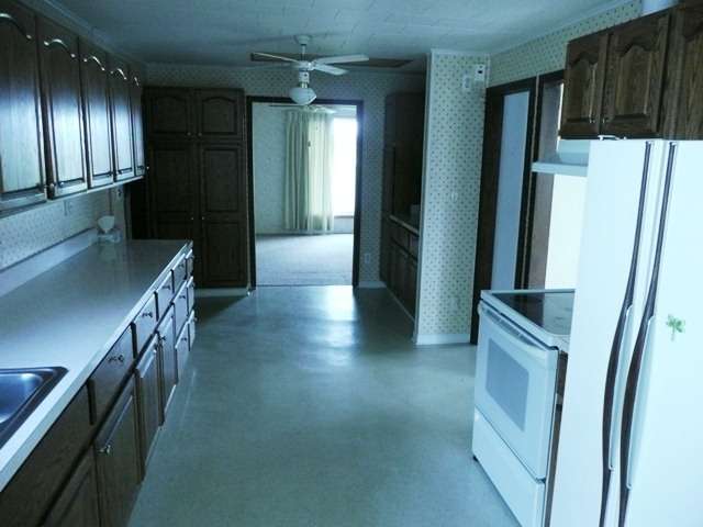 24100 23 Mile Road Macomb, MI 48042 - Photo 10 of 16 Kitchen