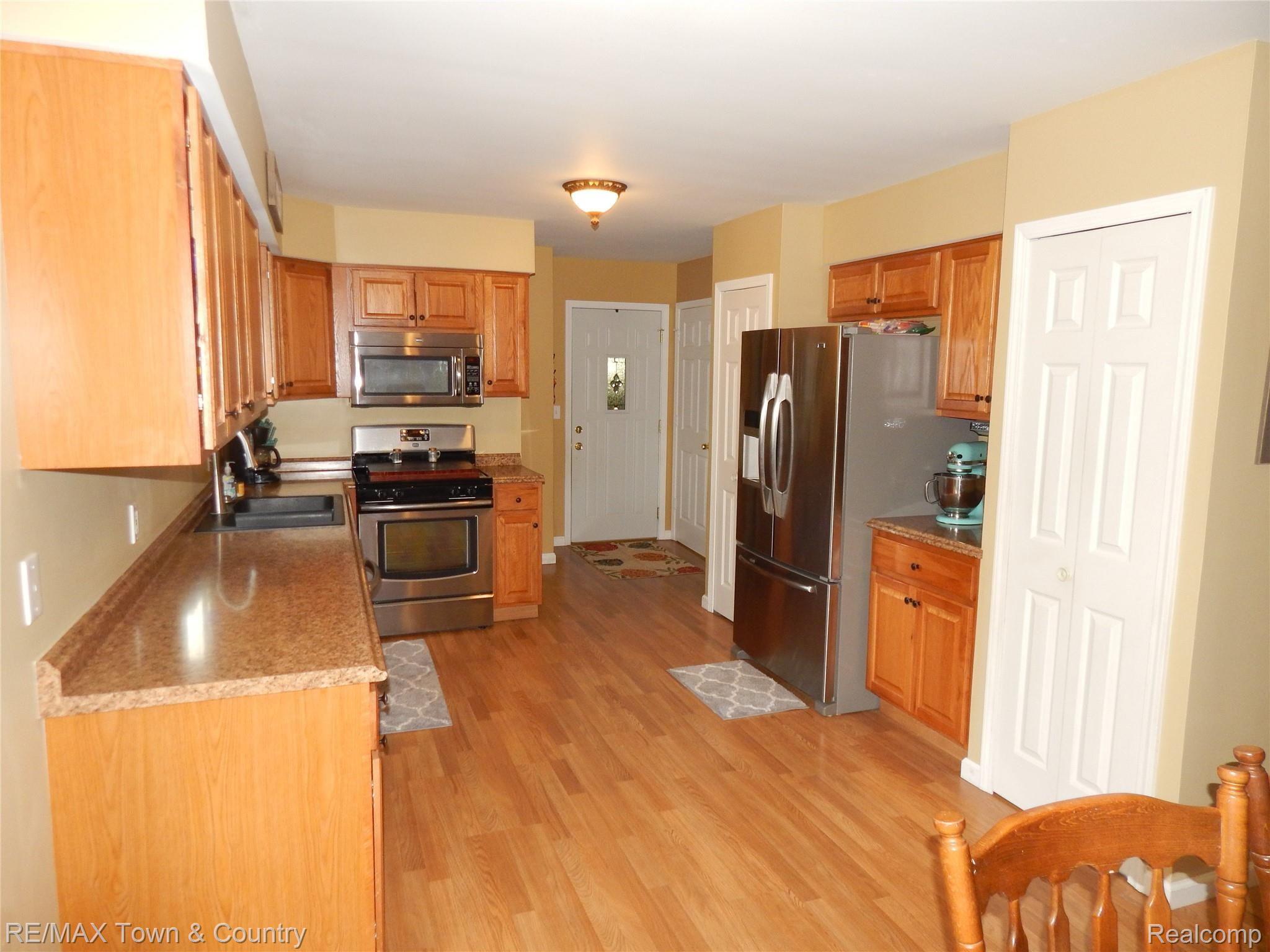9113 West Frances Road Flushing, MI 48433 - Photo 16 of 47 DSCN1521.JPG