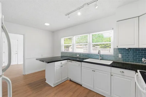 $2,300 | 1600 Sherwood Street, Clearwater, FL 33755