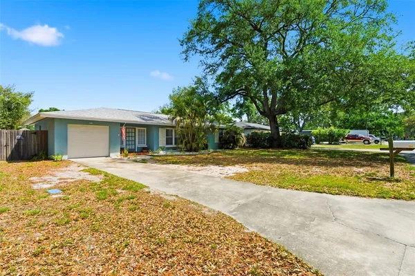 $2,300 | 1600 Sherwood Street, Clearwater, FL 33755